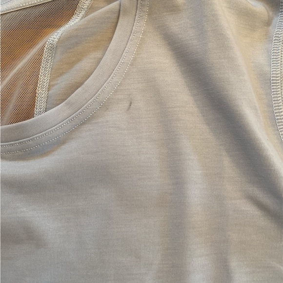 NWT Athleta Girl On The Move Mesh Tee - Picture 6 of 9